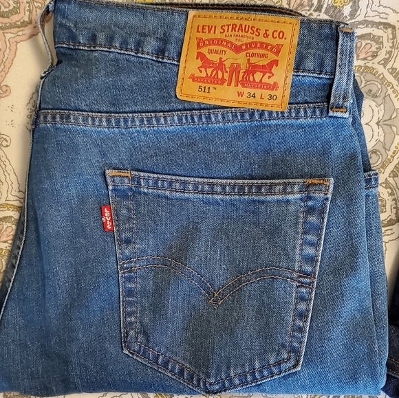 Levi's Jeans - Picture 1 of 2
